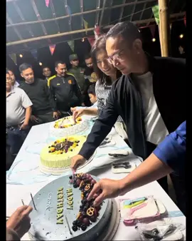 သာလီစွ 🙏               ၂၀၂၅ ခုနှစ် နိုဗမ်ဘာ (၇) ရက်နိ                  အာရက္ခတပ်တော် တပ်မှုချုပ်                      ဗိုလ်ချုပ်ထွန်းမြတ်နိုင်                    ၏ (၄၇)ပြည့်မွီးနိကို             လှိုက်လှိုက်လှဲလှဲကြိုဆိုပါယေ🎂 ဂါရ၀ပါဗိုလ်ချုပ်သျှစ်​ေယမိသားစုတိနက်မွီးနိန့်မှာအများကြီးပျော်ရွှင်ပါစီ #သာလီစွပါ🙏🙏🙏  #မွေးနေ့