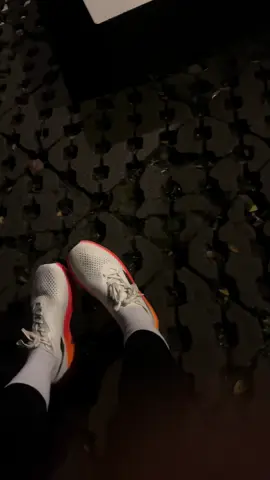 Cuman kena lampu pos masih keliatan cakepnnya 🤩 #fyp #fypシ゚ #Running #run #heidenheritage 