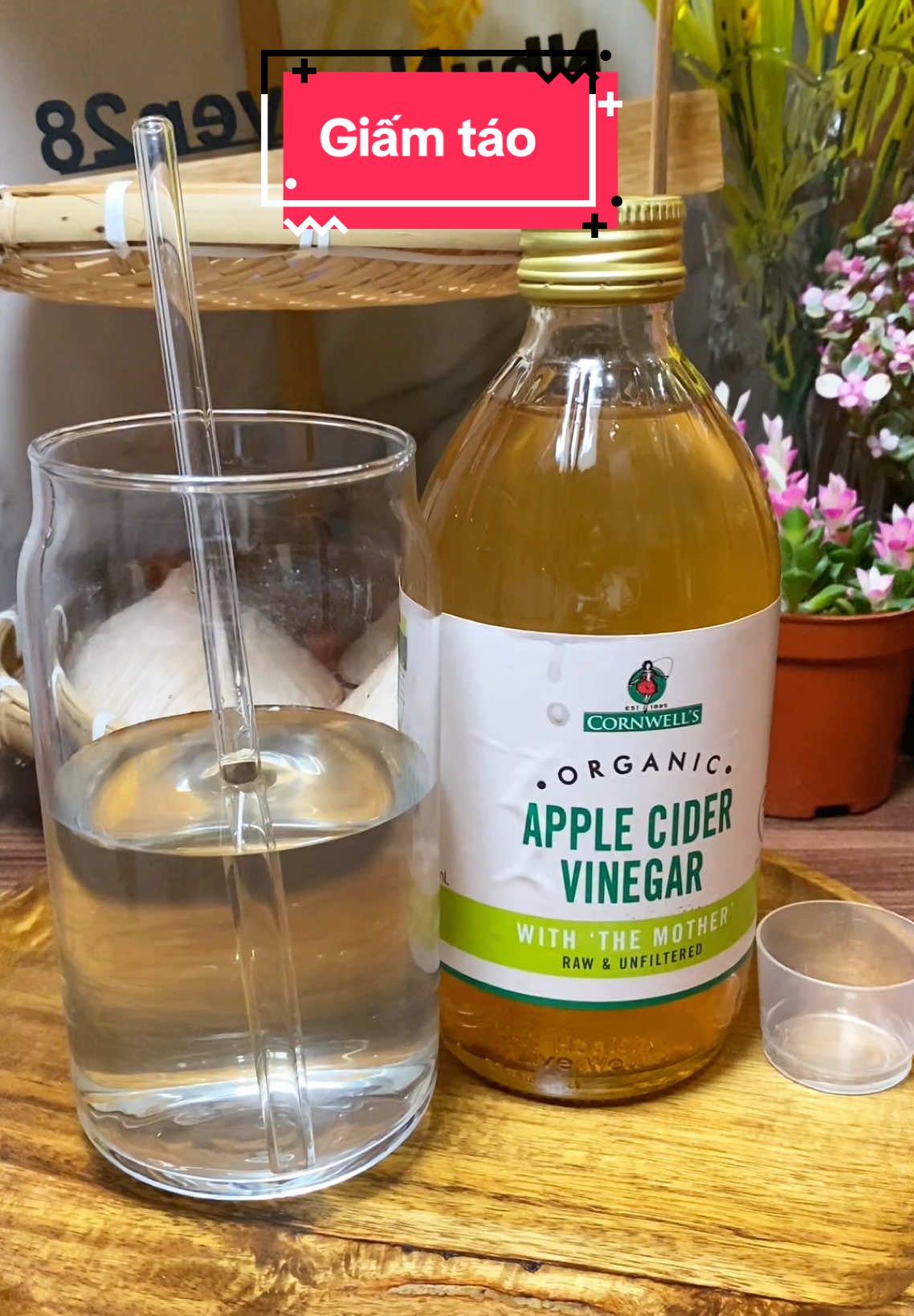 Giấm táo hữu cơ Cornwell’s 🍎 chứa giấm mẹ, enzyme & lợi khuẩn tự nhiên. Vị chua thanh dễ uống, pha nhanh gọn – thêm lựa chọn cho người yêu thích lối sống lành mạnh ✨ #nhunguyen28 #foodreview #giamtao #giamtaohuuco #ancungtiktok 