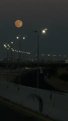 #تصويري #اكسبلور #نجران_السعوديه #نجران #نجران_الان #قمر 