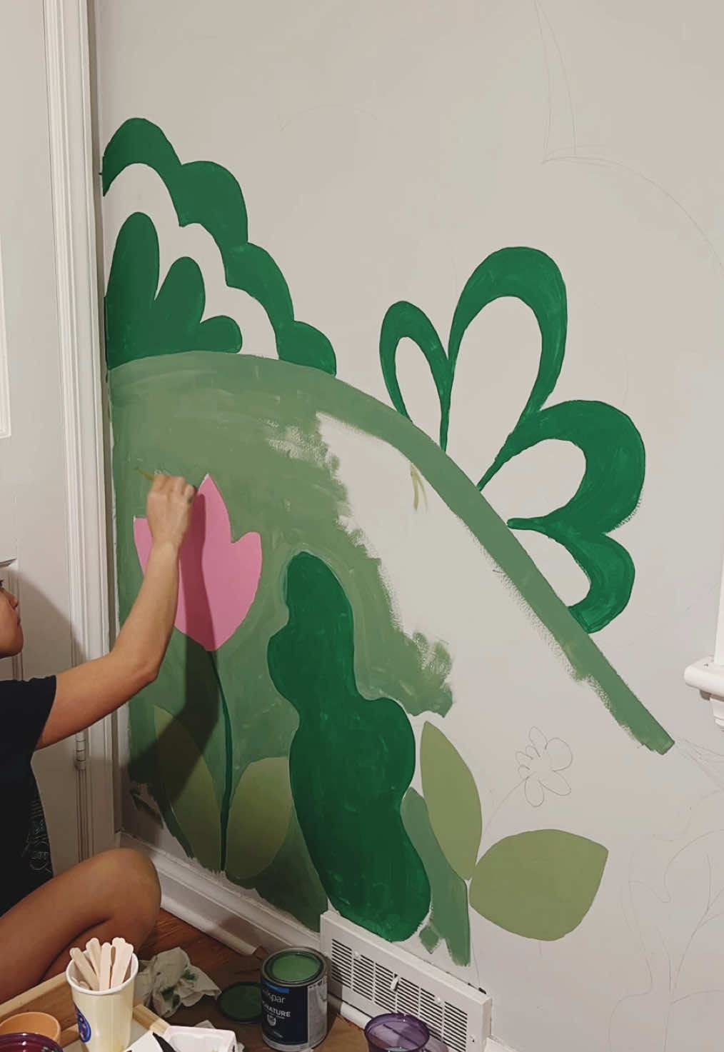 Finally starting on the nursery at 35 weeks! Got a bunch of paint from @Lowe’s last night (@Valspar)—time to bring this meadow-inspired room to life. 🌿💛  #ad #lowespartner #nesting #nurserywalldecor #deaneyweaneyblooms