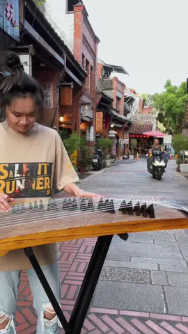 Thank you for all the shares and likes on “wanted” !!! The silent runner t-shirts are available on Cicizhu.com !!! 🤩🤩🤩 #music #fusion #cicizhu  #wanted 