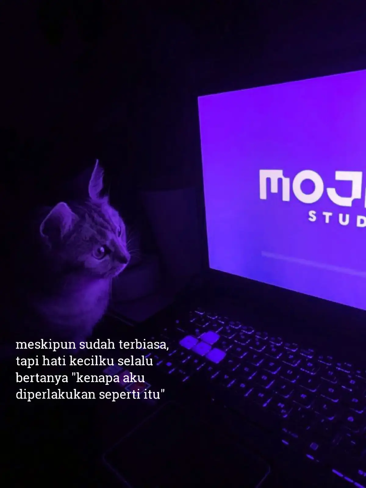 ••• 📝Bahan-bahan: -5 pasang ati ampela ayam, rebus lalu potong-potong -5 lembar daun jeruk, buang tulangnya, iris halus -3 siung bawang putih, iris tipis -5 siung bawang merah, iris tipis -5 cabai merah keriting, iris serong (sesuai selera) -1 batang serai, memarkan -2 cm lengkuas, memarkan -Garam, gula, dan kaldu bubuk secukupnya -Minyak untuk menumis 🍳 Cara membuat: 1. Tumis bumbu: Panaskan sedikit minyak, tumis bawang merah dan bawang putih hingga harum. 2. Masukkan bumbu pelengkap: Tambahkan serai, lengkuas, daun jeruk, dan cabai. Aduk hingga layu dan wangi. 3. Masukkan ati ampela: Tambahkan potongan ati ampela yang sudah direbus, aduk rata. 4. Bumbui: Tambahkan garam, gula, dan kaldu bubuk sesuai selera. 5. Masak hingga meresap: Aduk terus hingga bumbu meresap dan ati ampela agak kering. Selamat Mencoba!!!  #fyppppp #foryoupage #masukberandafyp 