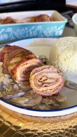 Pechugas rellenas con jamón y queso 😋 #pechugasrellenas #jamon #queso 