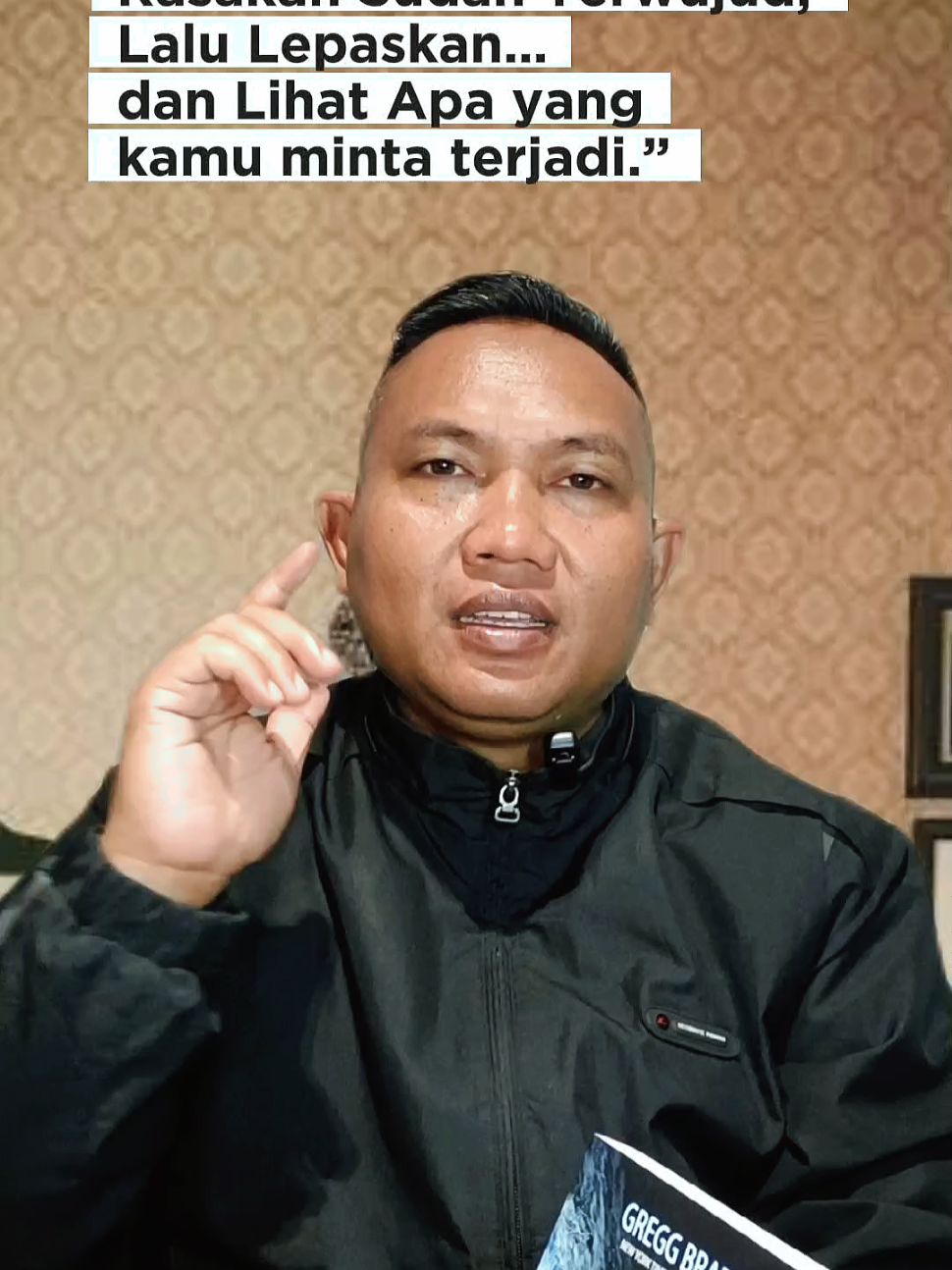 Tulislah niatmu, rasakan sudah terwujud, lalu lepaskan dengan percaya.  Rahasia dari The Divine Matrix karya Gregg Braden — cara berdoa yang benar-benar didengar semesta. #thedivinematrix #greggbraden #manifestasi #spiritualhealing #lawofattraction