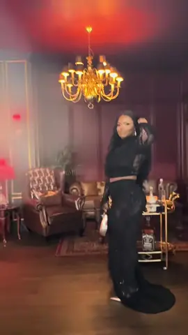 #onthisday I choose God .. I choose me queen 🔥  For God’s goodness and mercy shall follow me all the days of my life ... Happy Birthday to me. 🥰🥰