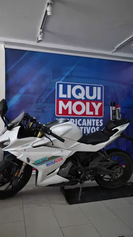 🔥 Potencia al máximo sin miedo al desgaste. El Motorbike Spray para Cadenas Race de LIQUI MOLY protege tu cadena incluso en las condiciones más extremas 🏍️💨 Máxima lubricación, mínima fricción y cero corrosión. Ideal para motos de alto rendimiento 💪 #LiquiMoly #Motorbike #CuidadoDeTuMoto #RendimientoTotal  