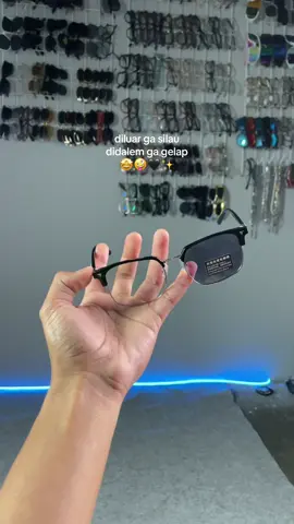 kacamata photocromic antiradiasi definisi cakep multifungsi #kacamataphotocromic #kacamata #kacamataantiradiasi #kacamatafashion 