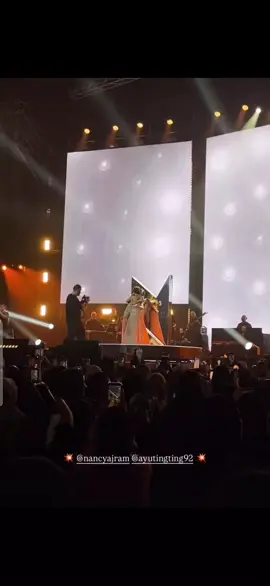 best banget konser nancy ajram duet sama teh ayu tingting 🥹🫶#ayutingting #nancyajram  #supportayutingting #fyp 