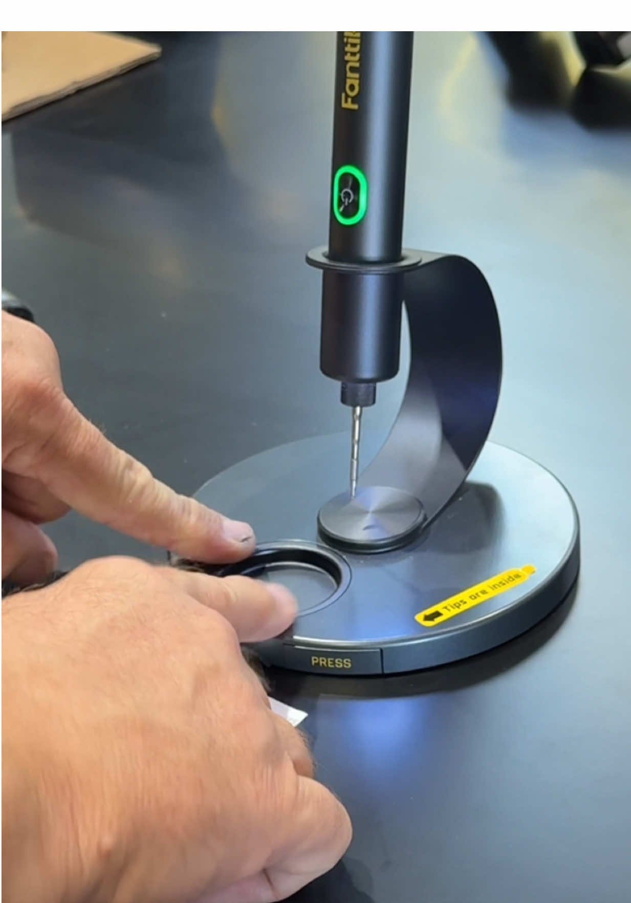 FAST Solder! This @Fanttik solder iron is a great choice for smaller wiring and solder jobs. Heats up in seconds and lasts for 1-hour on a charge. Quick recharge with a USB-C cable and you can get it on Amazon for just $55. #shoplife #semashow #wiring #fanttik #DIY 