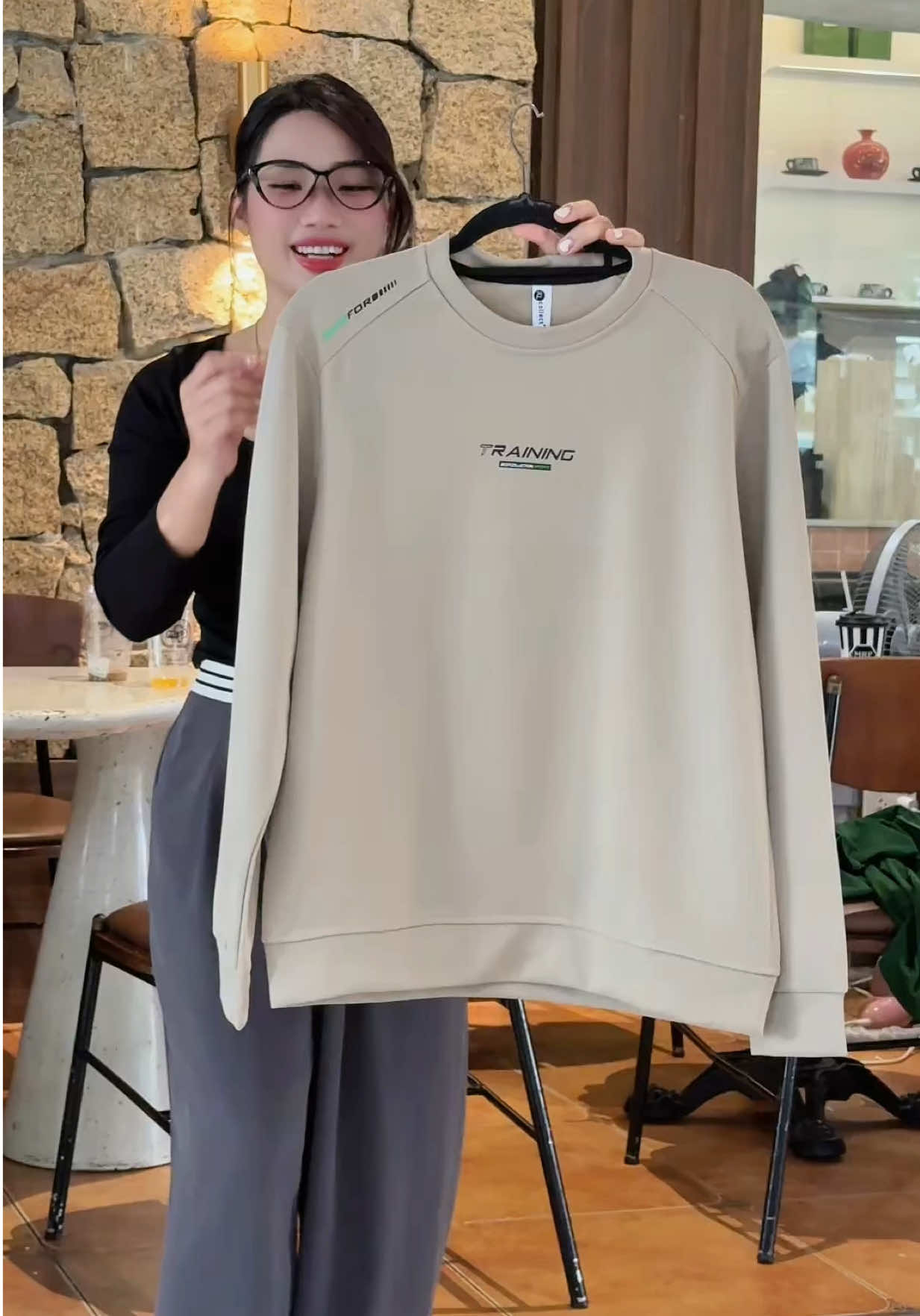 Áo nỉ mặc ấm mặc êm thoải mãi #ao #aoni #aosweater #xuhuong #thoitrang 