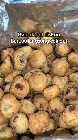 🤤 #soes #soescoklat #soescoklatlumer #soeskering #soescoklatmurah 