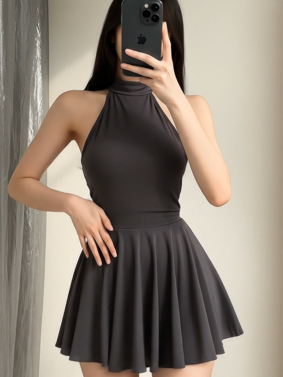 Tampil elegan dan percaya diri di setiap momen malam  #gaunmalam #dresswanita  #OOTD #fashionwanita  #elegantstyle 