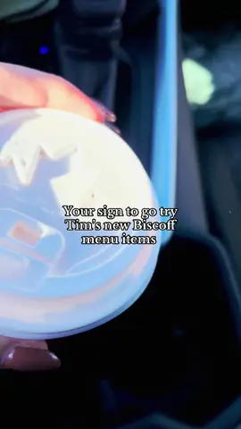 Okay you guys, Tim’s really DID THE THING with this biscoff line of menu items. The latte was SO good but got 8/10 from me purely because it was a bit sweet for my liking! The filled croissant was 1000/10 , literally heaven in my mouth and I wanted to go back and buy ten more. @Tim Hortons #timhortons #biscoff #fyp #coffee #coffeevlog 