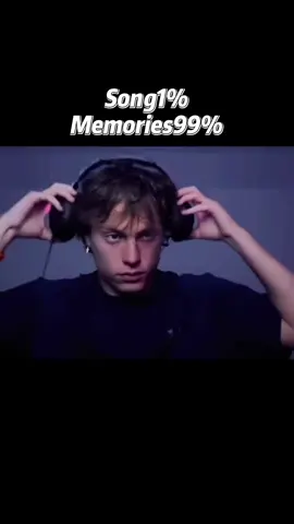 Sweater Weather - The Neighbourhood #sweaterweather #theneighbourhood #song #lyrics #music 