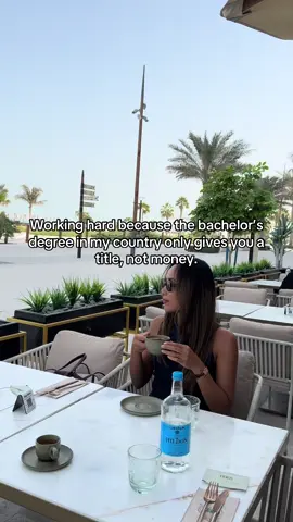 We didn’t grow up lazy. We grew up misled. 🤍 “Study hard and life will reward you.” Reality? You study 4–5 years to end up stressed, underpaid, or unemployed. No one is coming to save us. We must save ourselves. 📌 New rule: Learn skills, not just get degrees.