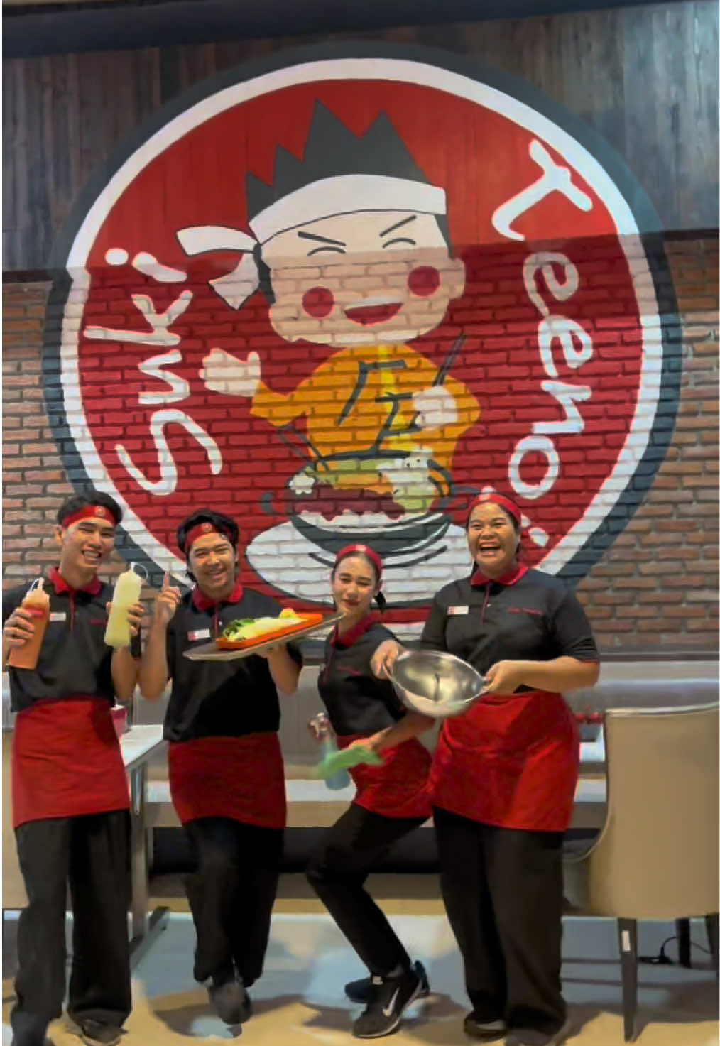 ที่ตี๋น้อย เราทำงานอย่างมีสเต็ป  #สเต็ปแดนซ์ 😅 #ทีมพนักงานบริการ #ลอยกระทงกับตี๋น้อย