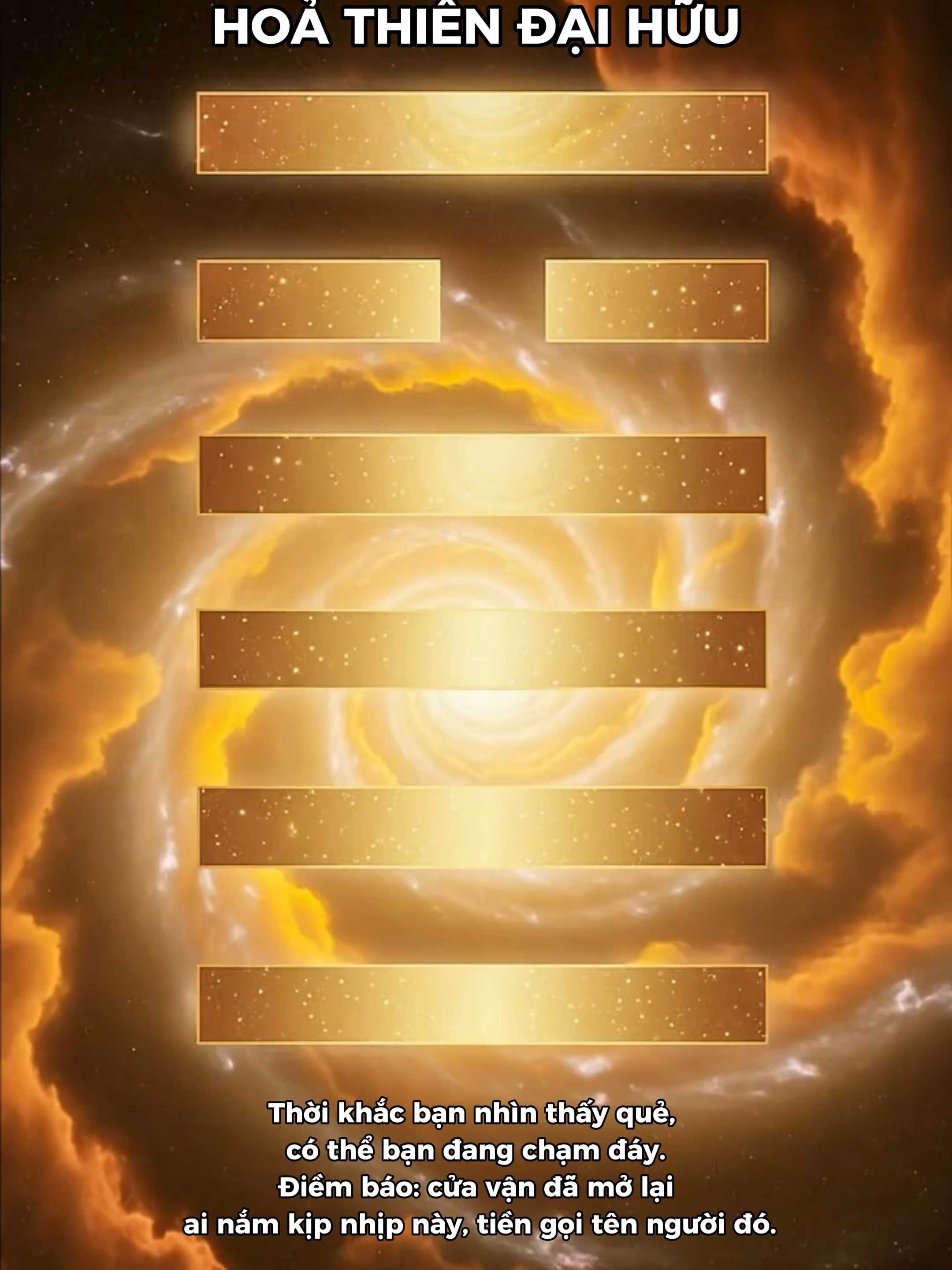 Có thể lúc này bạn đang trong hoàn cảnh mà: tài khoản trống trơn, hóa đơn vẫn đến, đôi khi tiền không đủ cho sinh hoạt hằng ngày, nợ nần bủa vây, mở ví chỉ còn vài đồng tiền lẻ. Cảm giác bị dồn tới góc tường, thở cũng thấy nặng. Đại Hữu xuất hiện để báo rằng vận tiền đang xoay chiều. Hỏa trên Thiên - ánh đỏ hòa vàng - như một luồng ấm từ trời rót xuống, nhắc rằng dòng tài khí đang quay về phía bạn. Không phải phép màu tức thì, mà là dấu xoay vần: từ thiếu chuyển sang đủ, từ bí bách sang có đường thở. Nhưng cửa này mỏng và đi rất nhanh. Còn do dự là để nhịp trôi qua tay người khác. Hãy cho phép lòng mình tin và đón nhận: giữ bình tĩnh, nâng lại niềm tin giản dị vào sự đủ đầy. Khi năng lượng này chạm tới, sóng tiền sẽ gọi tên bạn - ai kịp nắm thì ấm trước. #cukientruc #phongthuy #architecture #tiktok