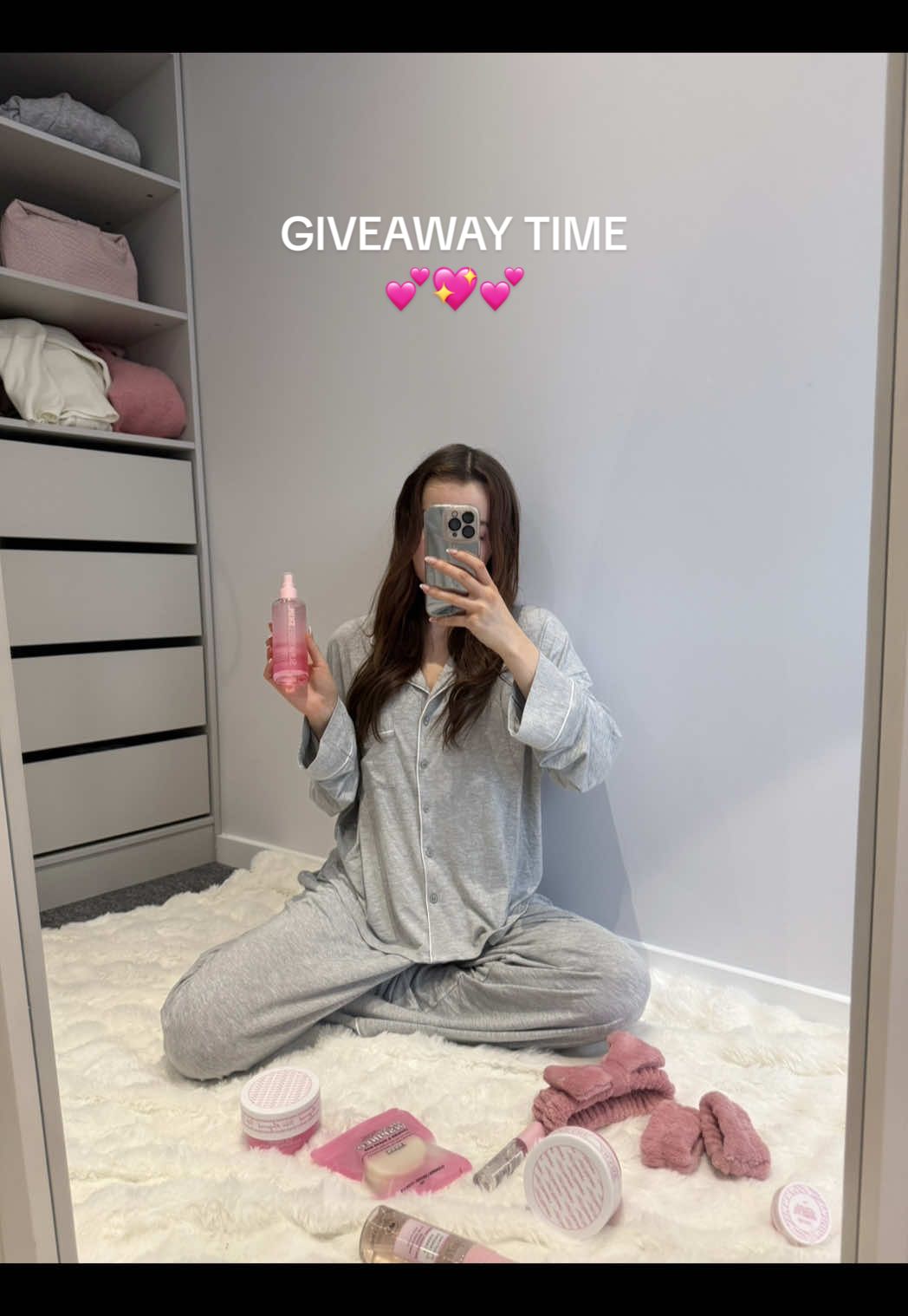 To enter: Follow us & @WeLoveSunkissed  Like this video 💖 Tag your bestie ✨ We’ll be gifting 2x winners a selection of skincare goods from Sun-kissed and a variety of BBare treats 🤭 #BeautyTok #retailtherapy #giveaway #fragrancetiktok #beautygiveaway 