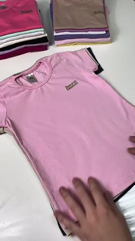 Blusas básicas que combinam com tudo, perfeitas para o dia a dia das pequenas! 💕 Conforto, estilo e praticidade em cada detalhe. #modainfantil #tiktokshop #roupainfantil 