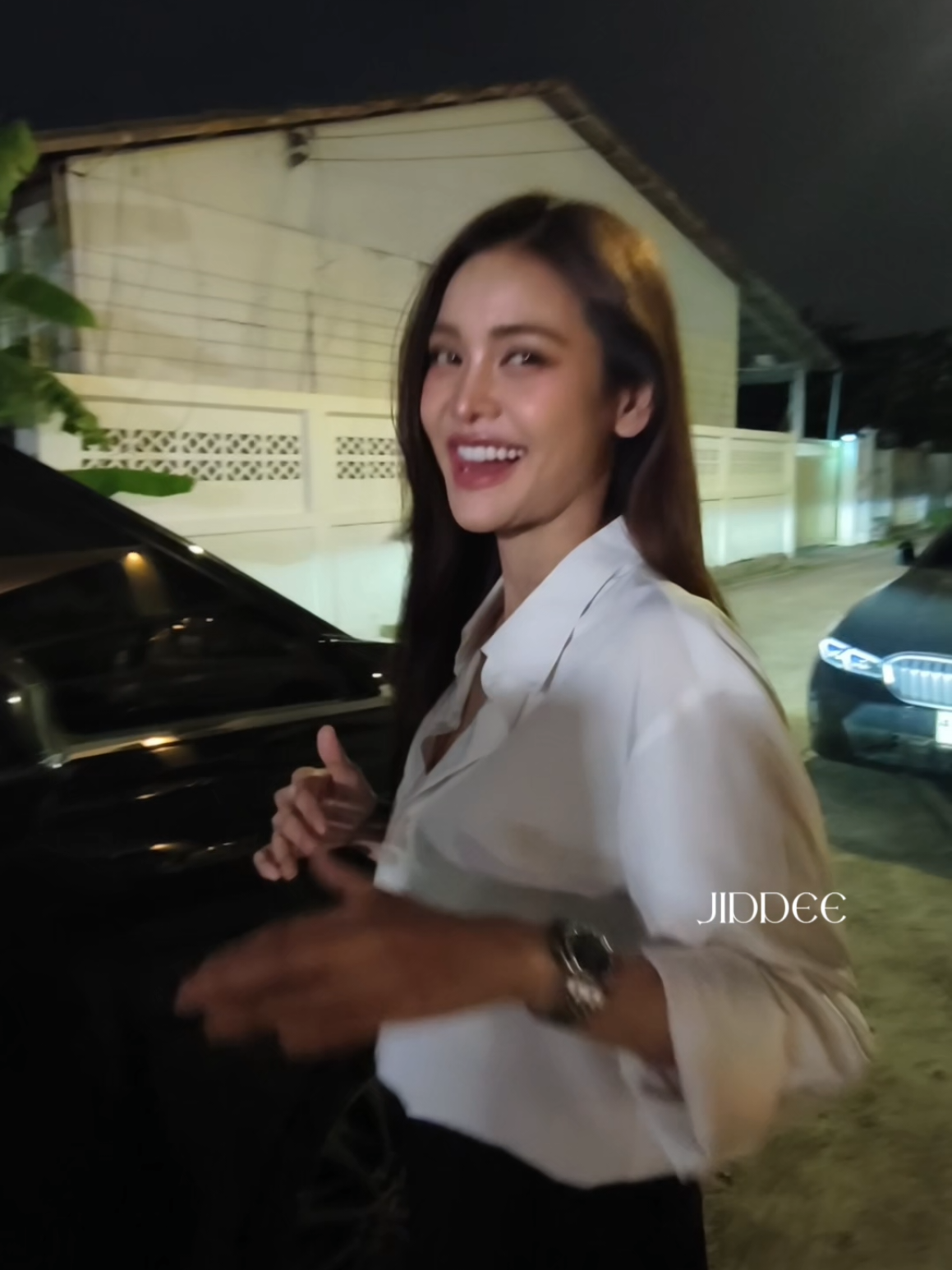 ลอยกระทง แต่อยากลอยกะเทอ แต่เจอลูกชอตจ้าว่าลอยแต่กระทงนะหน้าไม่ต้องลอย😂 จะบอกว่าไม่ลอยหรอกค่าเพราะใช้คุชชั่น Aura rich พรีเซนเตอร์เค้าจึ้งมาก  ปิดจบด้วยการขิงว่าพอดีหน้าบ้านมีสระว่ายน้ำ เครเลยลูก #อิงฟ้า #อิงฟ้าวราหะ #อิงฟ้ามหาชน #อย่าปิดการมองเห็น  #engfa ‬@ENGFA 