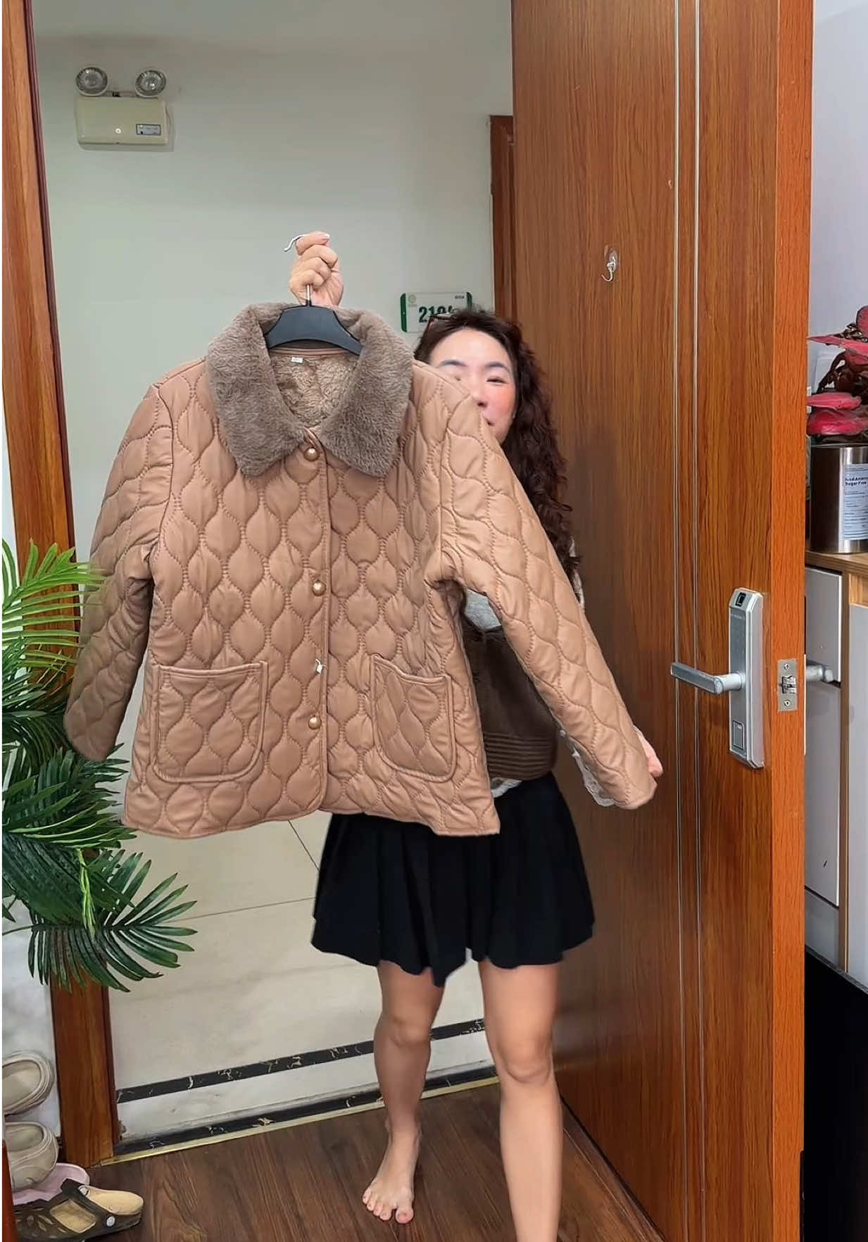 Trả lời @Góc Fashion 365 Áo khoác trung niên cho mẹ, áo khoác lót lông #xuhuong #aokhoactangme #aokhoaclotlong #huyenhomhinh365 