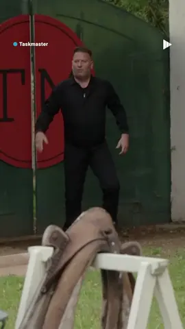 Rasgou? 😂 #taskmaster #riso #nunomarkl #diogopicarra #candidocosta 