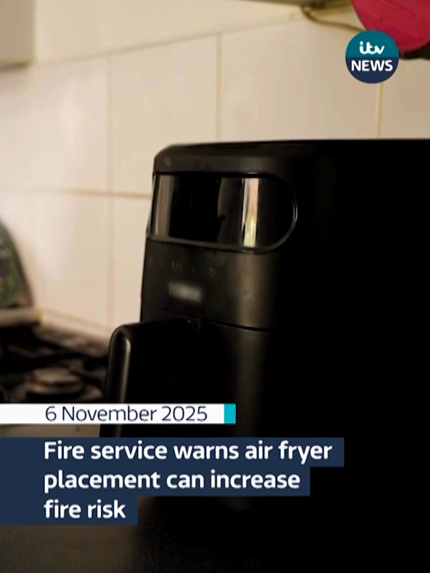 Nottinghamshire Fire and Rescue say air fryers need air circulation. Placing them too close to walls or under cupboards can cause overheating and fires. Watch Air Fryers: Do You Know The Dangers? at 8:30pm on 6 November on ITV and ITVX. #itvnews #airfryer