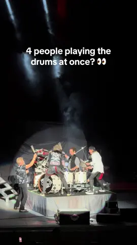 Coolest thing I’ve ever seen on stage I was so impressed omg 🙏 #drummers #concerts #fypシ #fyp #rockartist 