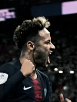 Neymar with his statue🥶🔥 || (4/6) || Ib:@galego🇧🇷 || #footballedit #neymar #muppit2010 #viralvideos #edit 