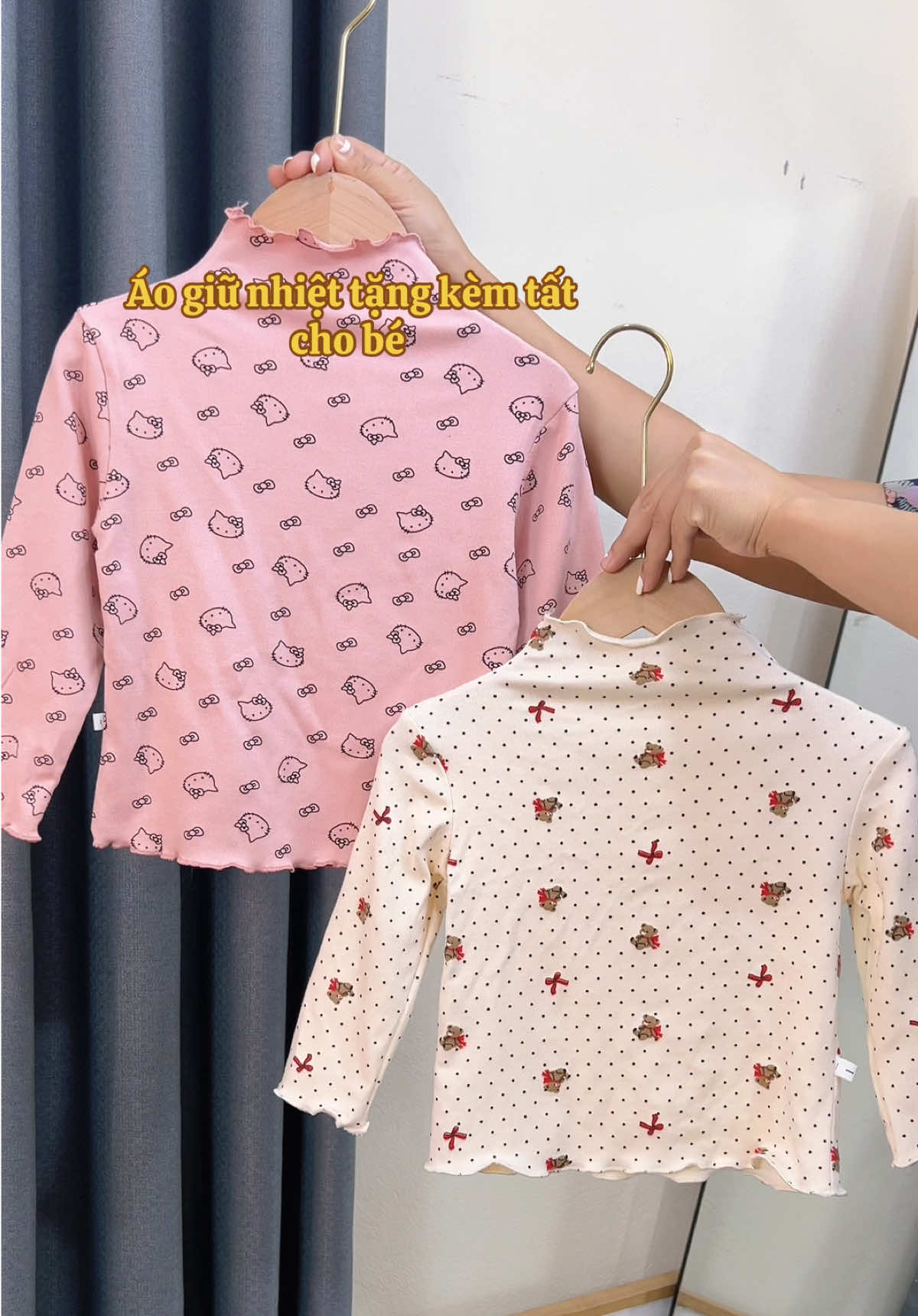 Áo giữ nhiệt tặng kèm tất #quynhanhkids2 #aogiunhietchobe #aogiunhietbegai #aogiunhiet #xuhuong 