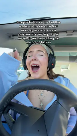 in my winter fit too 🥹⛄️🤸‍♀️🍭⭐️😁 fit : @DFYNE #kellyclarkson #christmas #gymgirl #dfyne #fy 