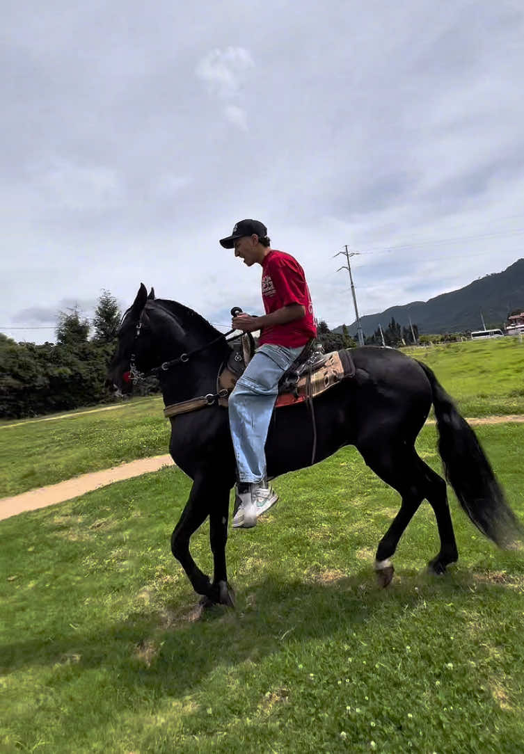 Por la derecha siempre 😤 @Ruso Sabogal 