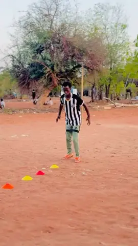 some how busy with exams but still i will also do it my best for my club also LETS GO AGAIN BOYS❤️🔥💪#fyyyyyyyyyyyyyyyy #garissatiktokers💢🥰💖💥💦 #somaliticktok #ballers #footballtiktok @MILTON FOOTBALL CLUB ✅️ 