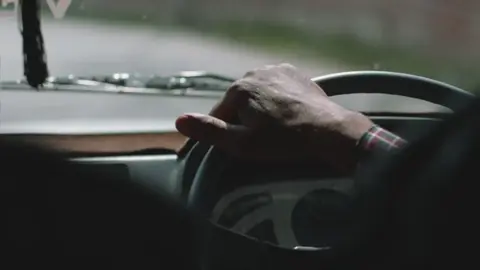 El Plan Nuevo Transporte destina USD 150 millones para apoyar a los transportistas con un bono de chatarrización de hasta USD 23 mil por unidad renovada, además un crédito preferencial con una tasa del 9 % subsidiada por BanEcuador. #elnuevoecuadorcumple 