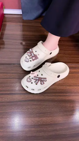 Dép sục xinh nè, mang êm chân mà gọn chân lắm #depnu #depxinh #suc #depsuc #giaysuc 