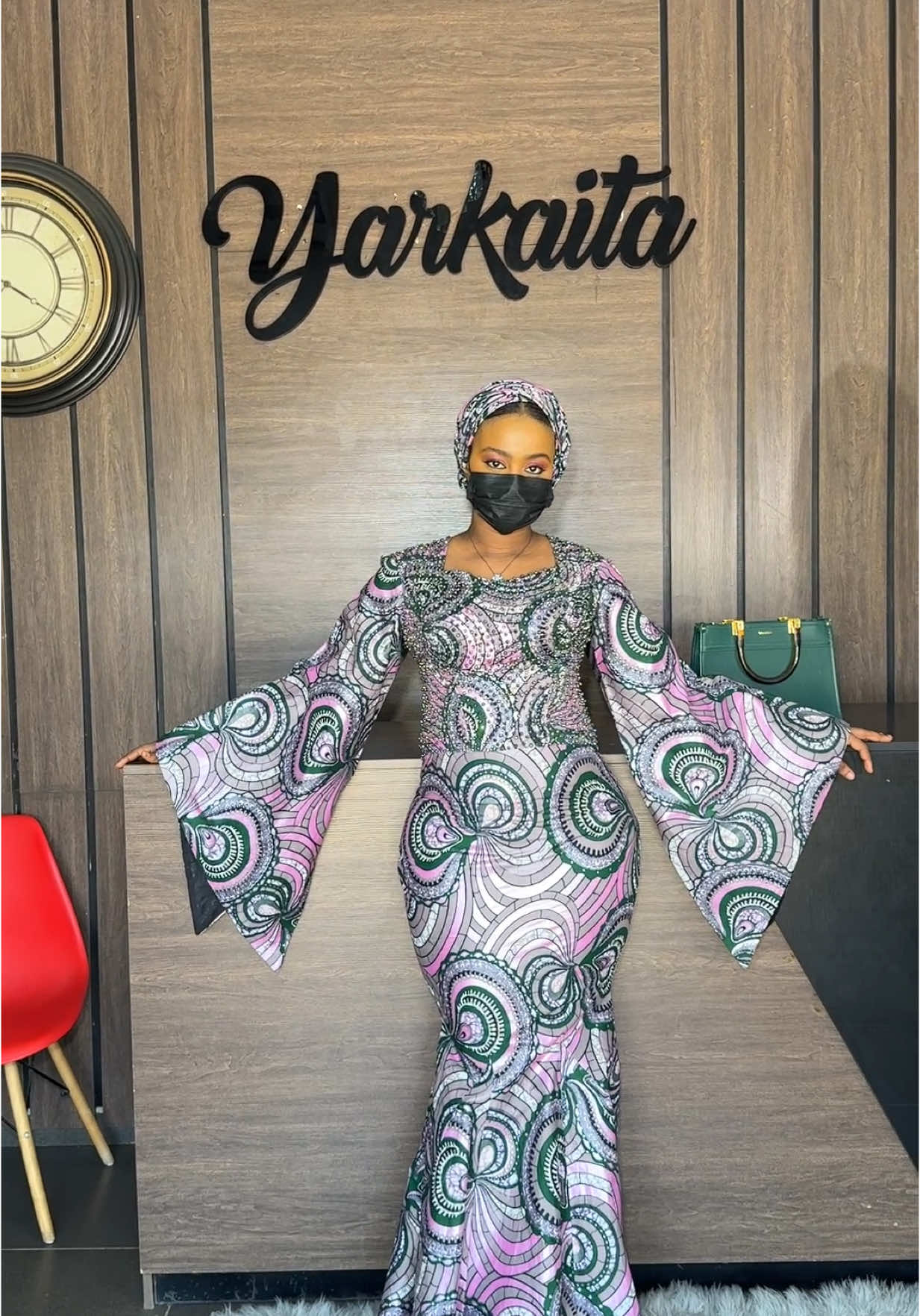 Munayyah dress✨ Every detail, every curve, every color a reflection of strength and softness combined💁🏼‍♀️ Price:🏷️90,000 Send in ur fabrics for same style  #yarkaitaabaya #luxury #ankara #bespoke #rtw #goviral #fyp 