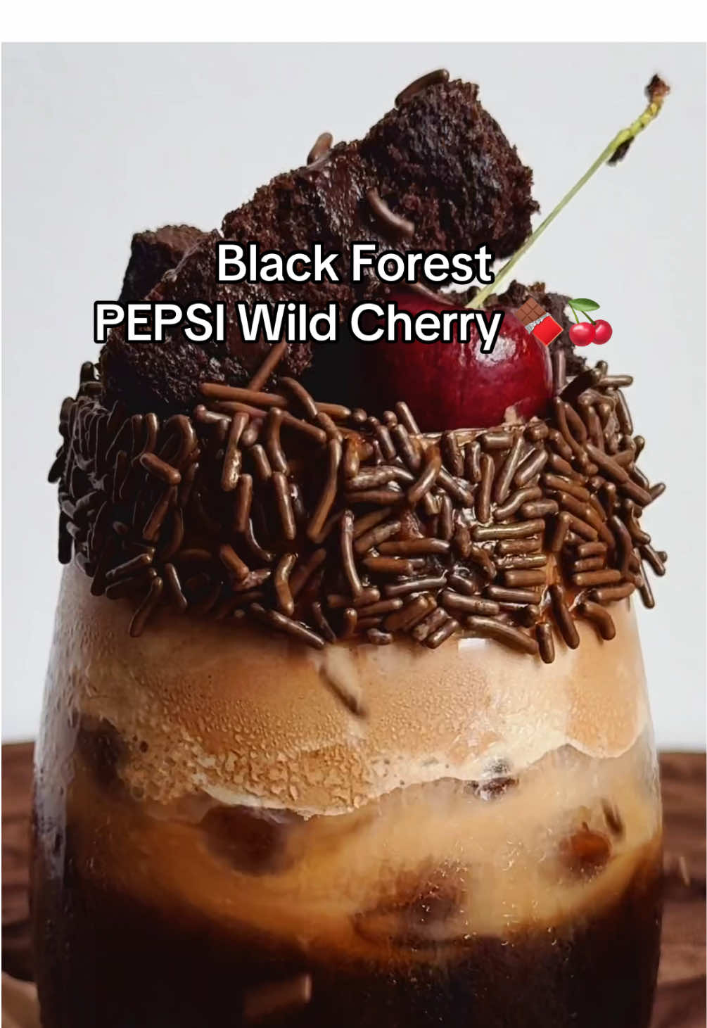 And then dip the cake slices in the drink 👌