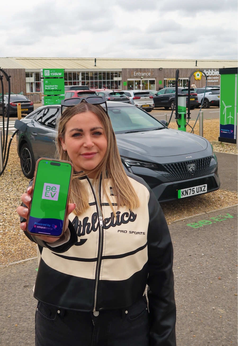 #AD ⚡ Not all public chargers cost the same. @Be.EV 💚 39p/kWh ultra-rapid rate can cut your charging bill in half. 🕖 Off-peak (7pm–7am) or all-day with the Mega Subscription (£9.99/month) 🌱 100% renewable power 💷 Real-world savings Charging can be cheaper than you think. #electriccar #carcharger #cartok 