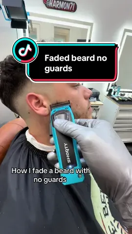How to fade a beard with no guards #tampbarber #femalebarber #studentbarber #baldfade #barberlife @StyleCraftUS 