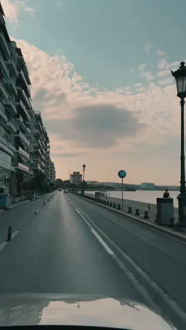 Ο Νότης τραγουδάει, κι εγώ απλώς… δακρύζω. Δεν είναι απλώς τραγούδι… είναι συναίσθημα, ανατριχίλα, δακρυ #sfakianakisnotis #fyp #notissfakianakis #notis #greektiktok 