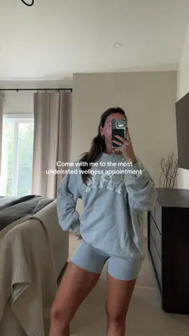 My absolute favorite wellness appointment!!! lymphatic drainage, massage, and a colonic!! @healingwaterswellnesss  #lymphaticdrainagemassage #wellness #colonic #beforeandafter #healthylifestyle 