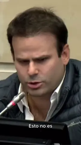 Esto no es un tema de partidos, es de respeto por el país. Los ministros no pueden seguir tratando los debates de control político como si fuesen un trámite más. Cuando no asisten o llegan sin preparación, le fallan a Colombia. La seguridad y la confianza ciudadana merecen más seriedad. 🇨🇴