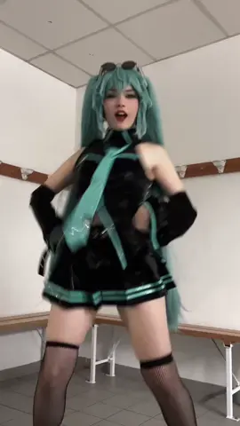 #hatsunemiku #hatsunemikucosplay #hatsunemikucosplayer #mikucosplay #mikucosplayer 