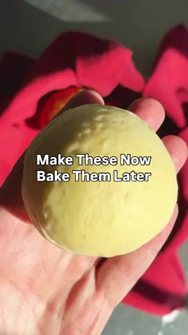 Too early to start prepping for Thanksgiving? We don't think so, these dinner rolls can be made WAY ahead and all you need to do on the big day is the final bake!