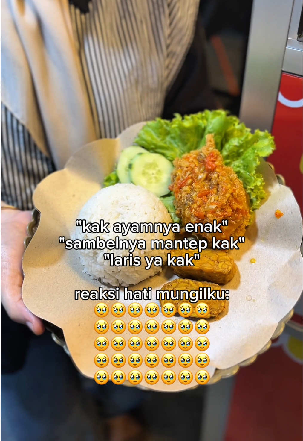 semoga siapapun yg beli dagangan kita dilancarkan selalu rejekinya,terharu bgt kalo ketemu pembeli2 baik hati🥹🫶🏻 #kingchicken99 #friedchicken #ayamgeprekviral #ayamlava 