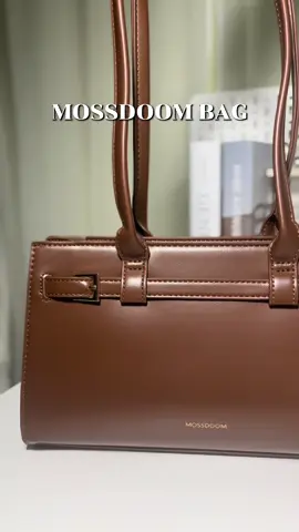 กระเป๋าสะพาย สีน้ำตาลที่ถูกต้องงง @MOSSDOOM.TH #mossdoom #กระเป๋าหนัง #กระเป๋าสะพาย #กระเป๋าสวยๆ 