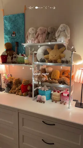 Reorganized my room and I’m back!! 🥹💕 #RoomTour #cozynight #fypシ゚ #warm #sanrio 
