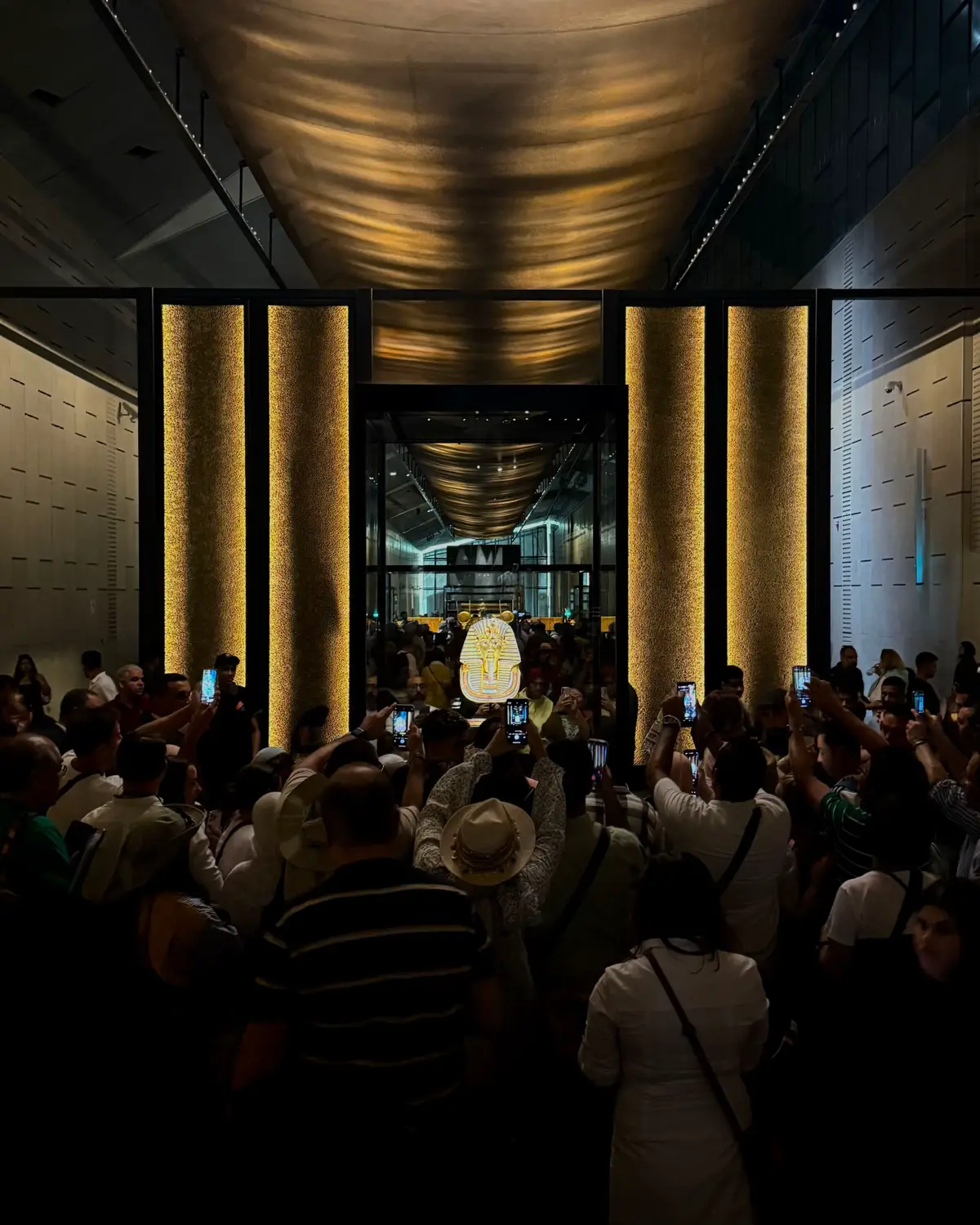 The full collection of King Tutankhamun (over 5,000 priceless artifacts) is finally gathered under one roof at the Grand Egyptian Museum. From his golden mask to everyday objects buried with him for the afterlife, every piece tells a story of glory, mystery, and eternal life.✨ #KingTut #GrandEgyptianMuseum #EgyptianHeritage #PrideOfEgypt #Tutankhamun