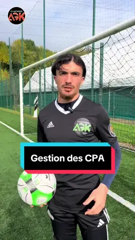 Comment ne plus prendre de but sur coup de pied arrêté et notamment sur corner ? Réponses ici 🧤 #football #goalkeepercoach #goalkeepertraining #pourtoi #gardiendebut 